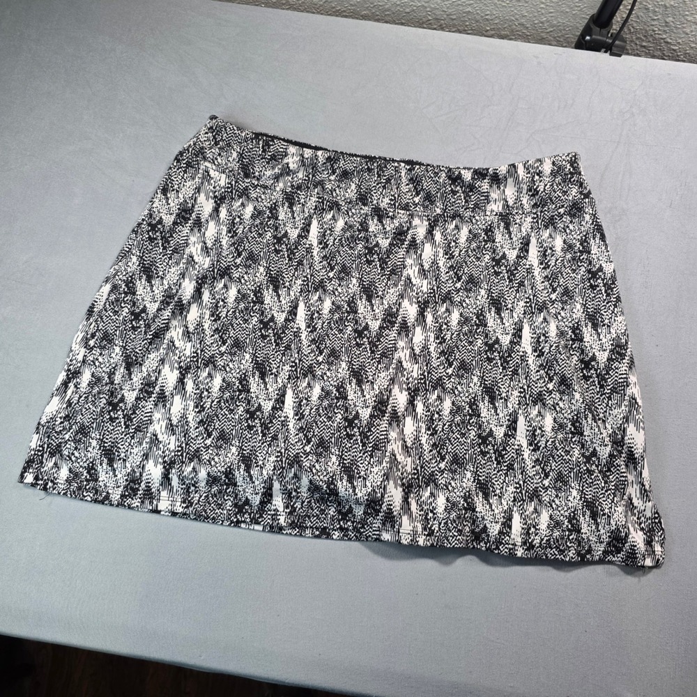 Tranquility Colorado Clothing Womens Skort Black White Abstract Geometric Medium